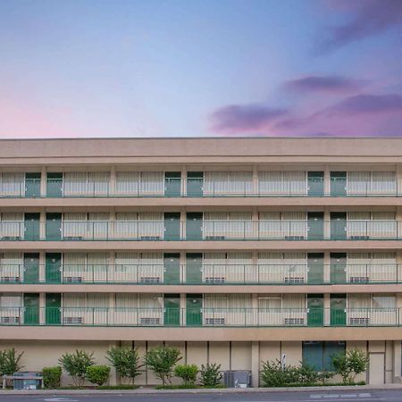 Days Inn By Wyndham Florence Downtown المظهر الخارجي الصورة