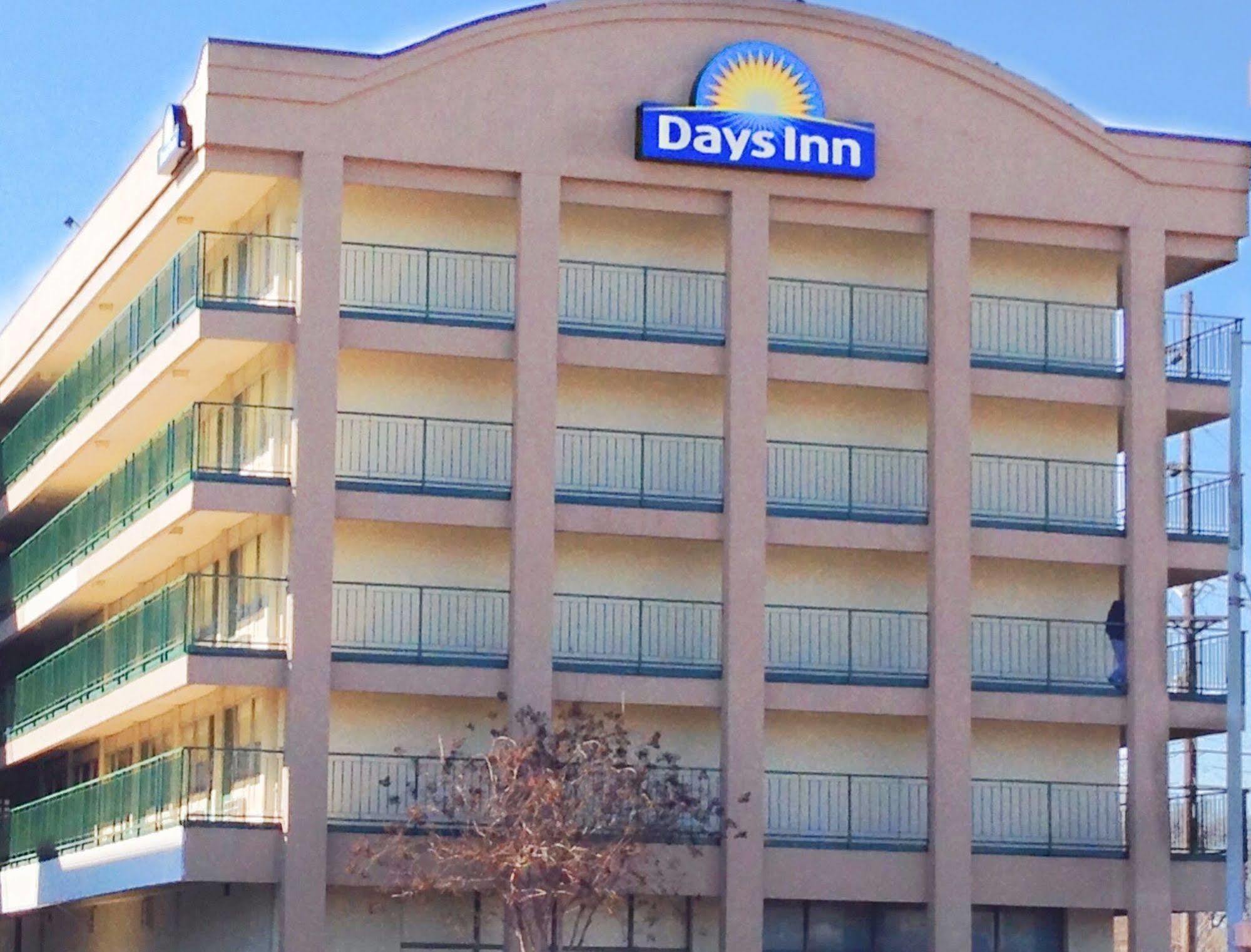 Days Inn By Wyndham Florence Downtown المظهر الخارجي الصورة